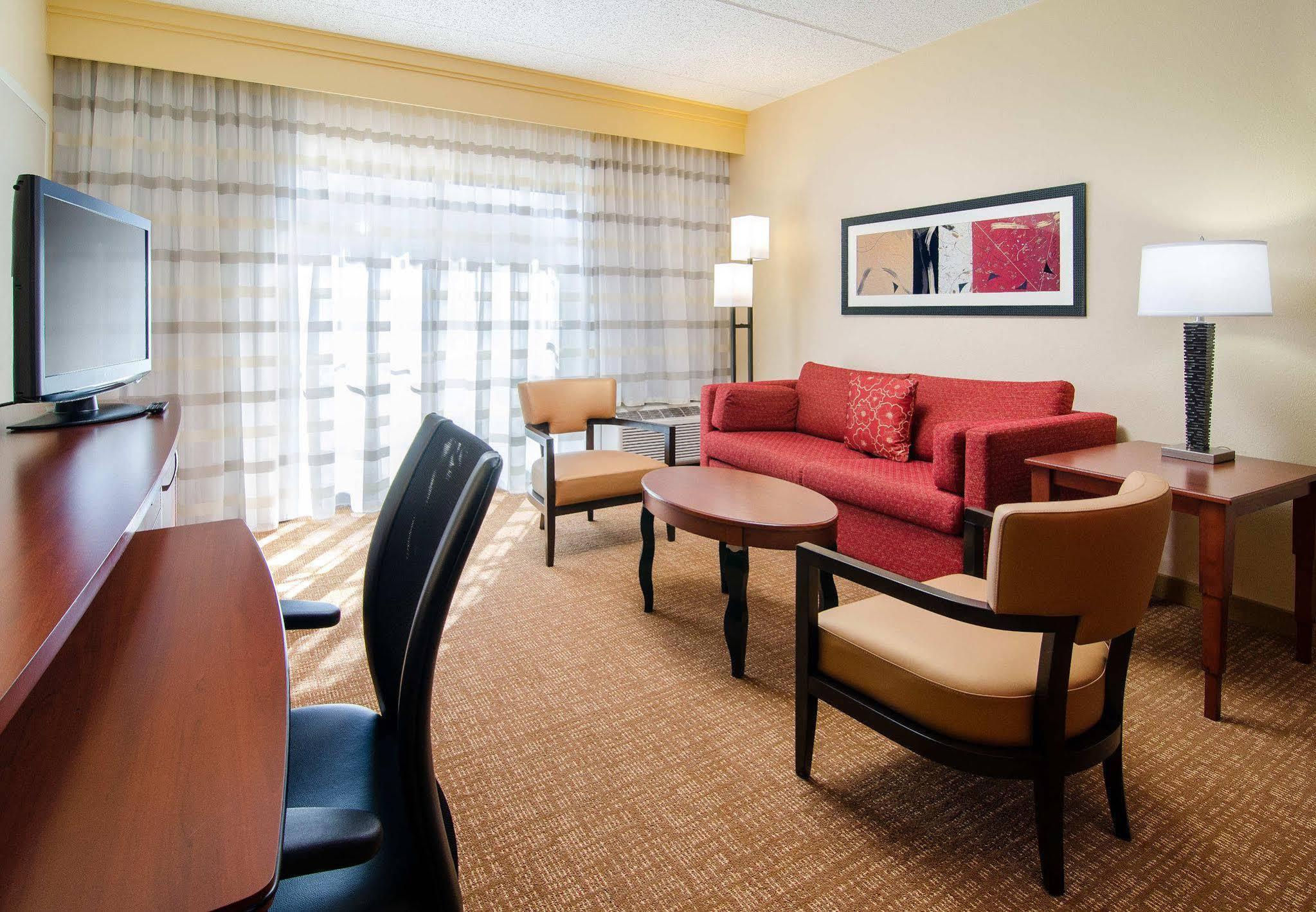 Courtyard Charlotte Southpark Hotel Exterior photo
